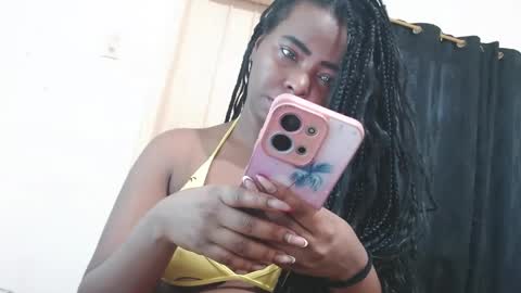 Snapshot of cuplex_hotlatina94 chatting on 06.05.26 dominic and julieta... independent models online show from 06.05.26