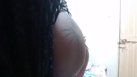 Snapshot of cuplex_hotlatina94 chatting on 06.25.26 dominic and julieta... independent models online show from 06.25.26