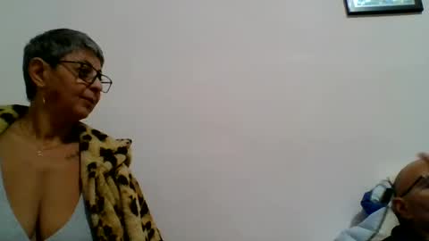 Snapshot of cuplu4346529860 chatting on 12.10.24 couple online show from 12.10.24