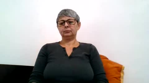 Snapshot of cuplu4346529860 chatting on 12.31.24 couple online show from 12.31.24