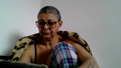 Snapshot of cuplu4346529860 chatting on 01.25.25 couple online show from 01.25.25