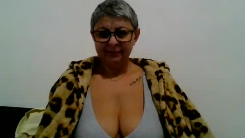 Snapshot of cuplu4346529860 chatting on 02.27.25 couple online show from 02.27.25