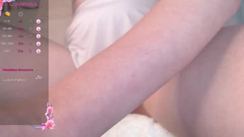 Snapshot of cuponette chatting on 10.07.25 Jessy online show from 10.07.25