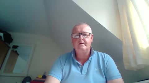 Snapshot of curiousax77 chatting on 04.10.26 curiousax77 online show from 04.10.26