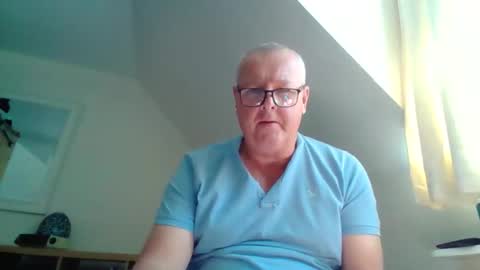 Snapshot of curiousax77 chatting on 04.30.26 curiousax77 online show from 04.30.26