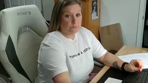 Snapshot of curiouscouple3143 chatting on 02.07.25 curious couple online show from 02.07.25