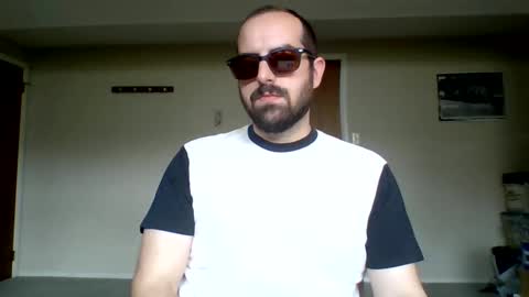 Snapshot of curiouser_guy chatting on 05.27.26 curiouser_guy online show from 05.27.26