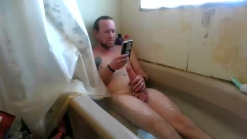 Snapshot of curtish1 chatting on 11.11.25 Big fat cock online show from 11.11.25