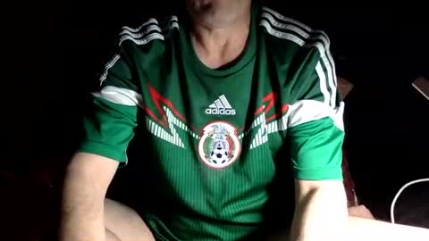 curvelover1977 online show from 11.22.25