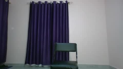 Essie online show from 02.20.25