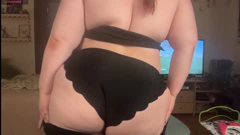 Snapshot of curvycate127 chatting on 06.09.26 Cate online show from 06.09.26