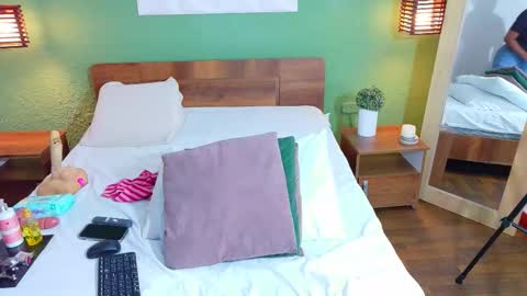 Danna online show from 10.18.25