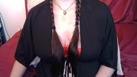 Snapshot of curvygamerceline chatting on 10.08.25 Celine Fawe online show from 10.08.25