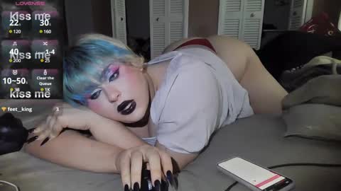 Curvygothfemboy online show from 01.30.25