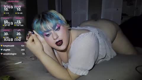 Curvygothfemboy online show from 01.31.25