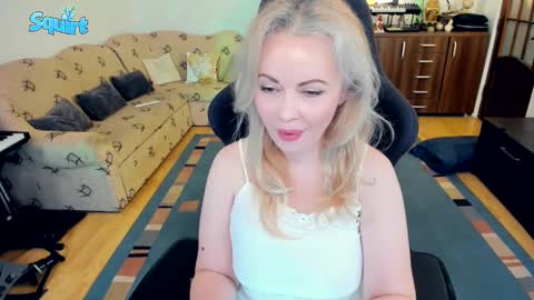 Snapshot of curvymaturelynn chatting on 03.10.25 Whitney Lynn online show from 03.10.25