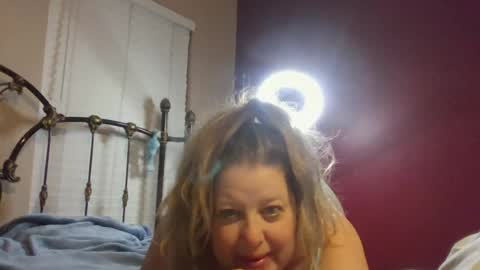 Snapshot of curvynurse69 chatting on 06.25.26 curvynurse69 online show from 06.25.26
