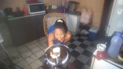 curvypear76x online show from 10.24.25