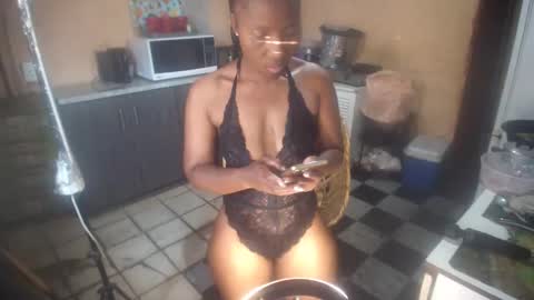 curvypear76x online show from 10.25.25