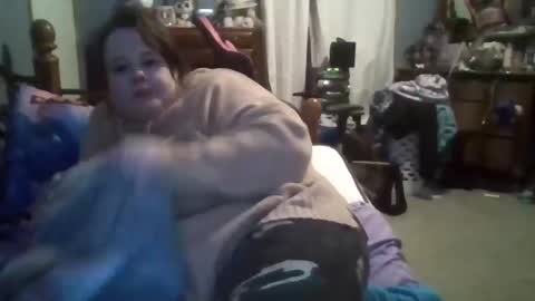 dahlia -kim online show from 12.25.24