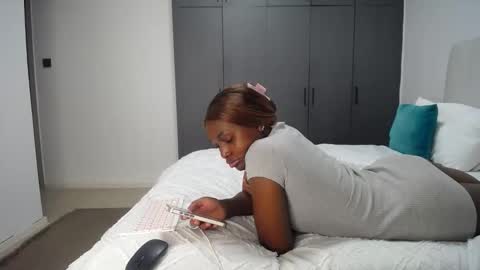 Liya online show from 03.25.26