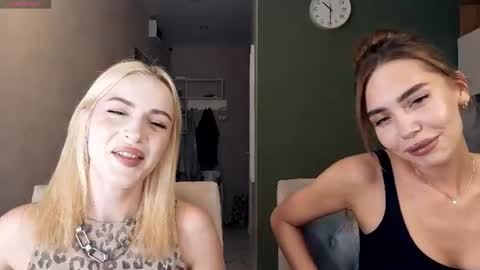Snapshot of cute_coupleeee chatting on 06.14.26 Masha and Liza online show from 06.14.26