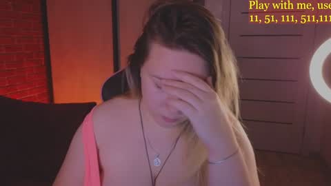 Everyday stream in the same time online show from 01.10.25