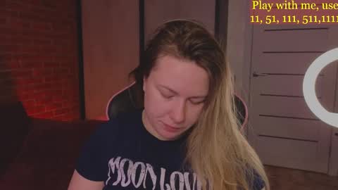 Everyday stream in the same time online show from 03.08.25