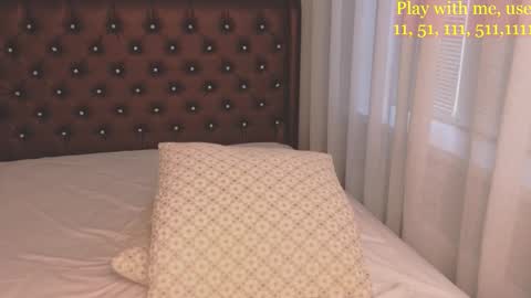 Everyday stream in the same time online show from 03.08.26