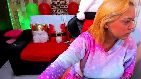    Independent Model online show from 12.25.24