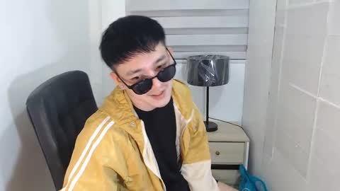 cute_enzo24 online show from 12.13.24