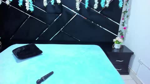 Snapshot of cute_isaa chatting on 11.05.25 Isabella online show from 11.05.25