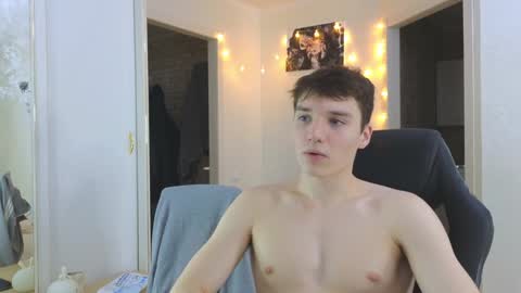 Snapshot of cute_junk chatting on 01.22.25 Kite and Jack online show from 01.22.25