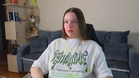 Snapshot of cute_junk chatting on 09.25.25 Kite and Jack online show from 09.25.25