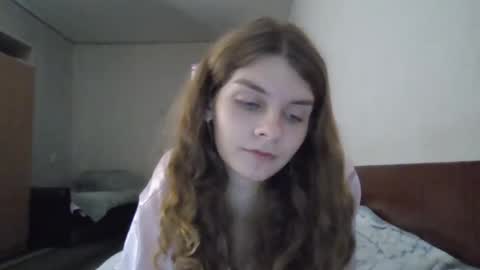 cute_kitte online show from 12.21.24