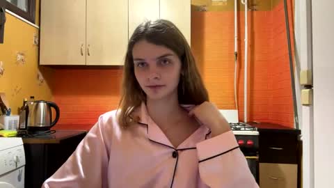 cute_kitte online show from 01.05.25