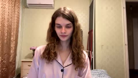 cute_kitte online show from 10.19.25