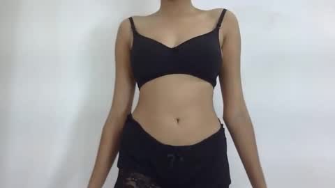 Snapshot of cute_lizaa chatting on 05.11.26 lizaa online show from 05.11.26