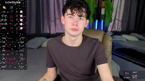Snapshot of cute_mikex chatting on 10.19.25 Mike online show from 10.19.25