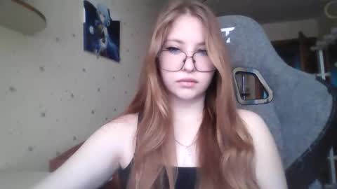 Snapshot of cute_minx chatting on 05.18.26 Veronica online show from 05.18.26