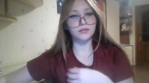 Snapshot of cute_minx chatting on 05.30.26 Veronica online show from 05.30.26