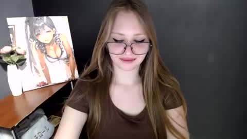Snapshot of cute_minx chatting on 06.18.26 Veronica online show from 06.18.26
