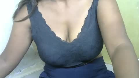 Snapshot of cute_payalji chatting on 10.25.25 alia online show from 10.25.25