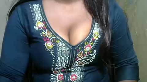 Snapshot of cute_payalji chatting on 05.01.26 alia online show from 05.01.26