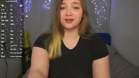 Snapshot of cute_sharloti chatting on 04.19.26 Sasha online show from 04.19.26