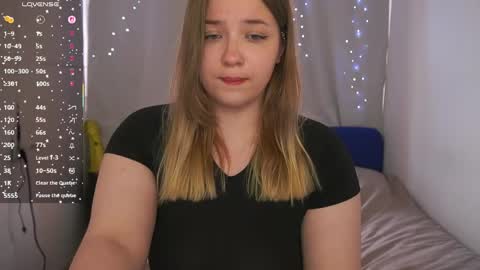 Snapshot of cute_sharloti chatting on 05.27.26 Sasha online show from 05.27.26
