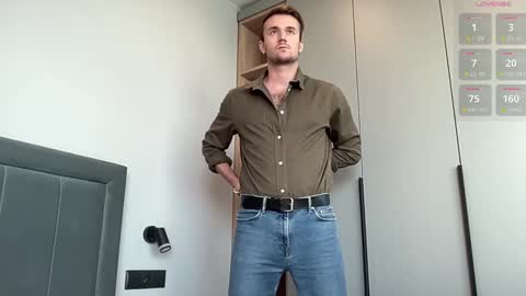 cute_skywalker online show from 09.12.25