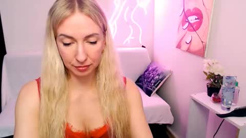 cute_smile_shy online show from 03.24.26