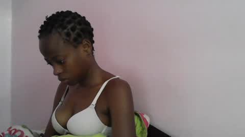 Snapshot of cute_sonny chatting on 12.22.24 cute_sonny online show from 12.22.24