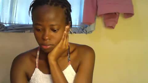 Snapshot of cute_sonny chatting on 10.12.25 cute_sonny online show from 10.12.25